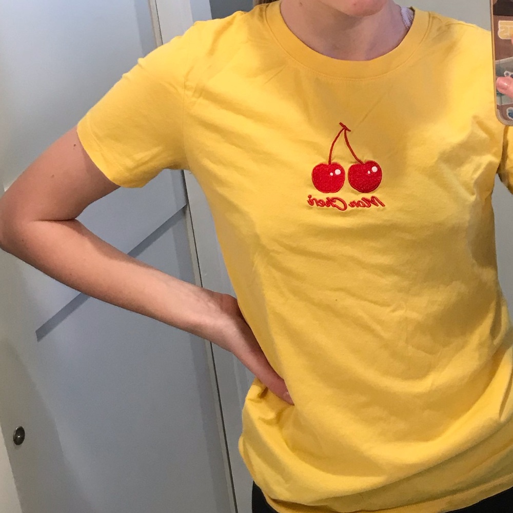 Forever 21 yellow t-shirt